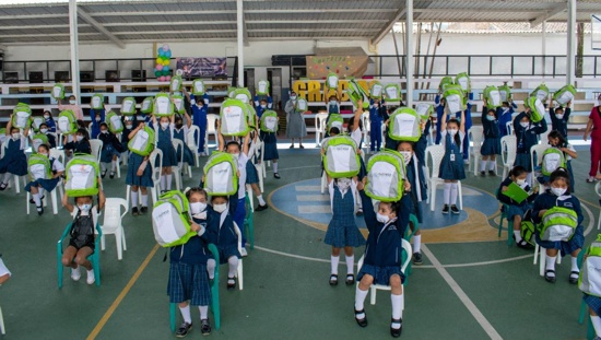 1300 niños y niñas beneficiados con la entrega de kits escolares