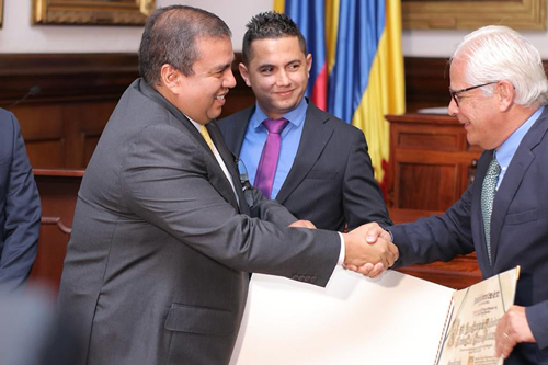 Asignan Cruz de Belalcázar a Óscar Campo como ciudadano distinguido