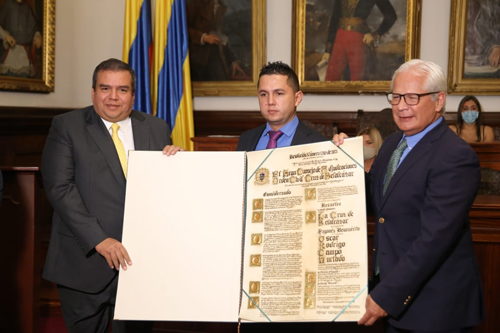 Asignan Cruz de Belalcázar a Óscar Campo como ciudadano distinguido