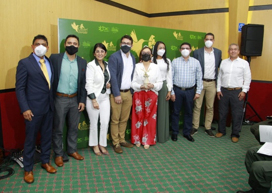 CRC y ANDI premiaron los mejores proyectos ambientales en la quinta versión del Galardón “Colibrí Dorado” CRC y ANDI premiaron los mejores proyectos ambientales en la quinta versión del Galardón “Colibrí Dorado”