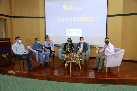 CRC y ANDI premiaron los mejores proyectos ambientales en la quinta versión del Galardón Colibrí Dorado CRC y ANDI premiaron los mejores proyectos ambientales en la quinta versión del Galardón Colibrí Dorado