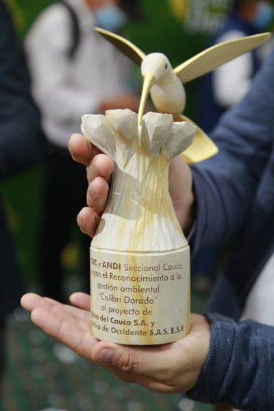 Galardón Colibrí Dorado para Colombina del Cauca y la Compañía Energética de Occidente Galardón Colibrí Dorado para Colombina del Cauca y la Compañía Energética de Occidente