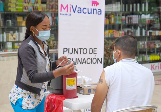 12 mil vacunas contra covid-19 se aplican diariamente en Cali