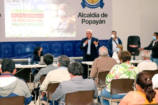 Avanzan diálogos para construir la nueva Plaza del Barrio Bolívar Avanzan diálogos para construir la nueva Plaza del Barrio Bolívar