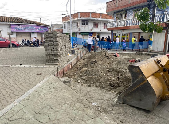 Nuevas bahías para vehículos y motocicletas en el Parque Principal de Guachené. Nuevas bahías para vehículos y motocicletas en el Parque Principal de Guachené.