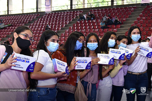 Beneficiados de Todos y Todas a Estudiar realizaron un acto de juramento