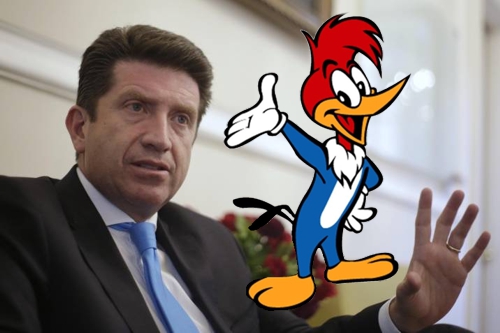La volvió a embarrar