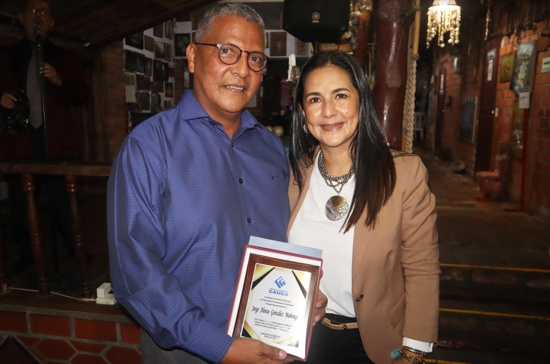Reconocimiento y despedida a exgerente de Davivienda en Santander de Quilichao - Jorge Alonso González Reconocimiento y despedida a exgerente de Davivienda en Santander de Quilichao - Jorge Alonso González