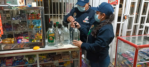 Se incautó aguardiente adulterado en el Cauca Se incautó aguardiente adulterado en el Cauca