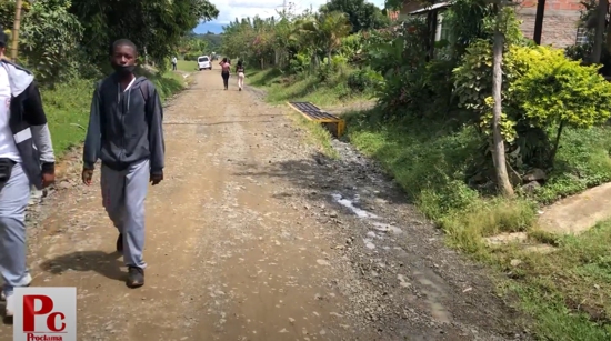 Inicia obra de placa huellas en Dominguillo