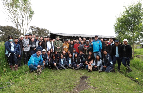 Gobernación siembra vida y esperanza en páramos del Macizo