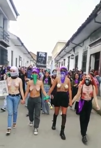 LA MUJER
