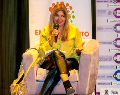 “Mujeres, cambiemos obstáculos por retos”: Yuyi vejarano “Mujeres, cambiemos obstáculos por retos”: Yuyi vejarano