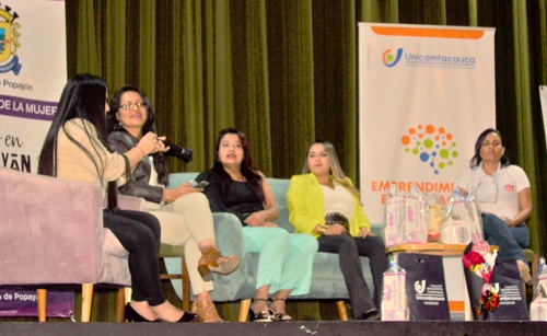 “Mujeres, cambiemos obstáculos por retos”: Yuyi vejarano “Mujeres, cambiemos obstáculos por retos”: Yuyi vejarano