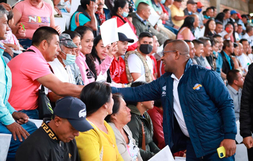 Se retoma proyecto de anillo vial al Macizo Colombiano  