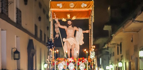 Deslucida procesión del resucitado Deslucida procesión del resucitado