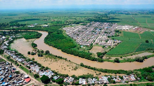 El Cauca lleva mucha agua El Cauca lleva mucha agua