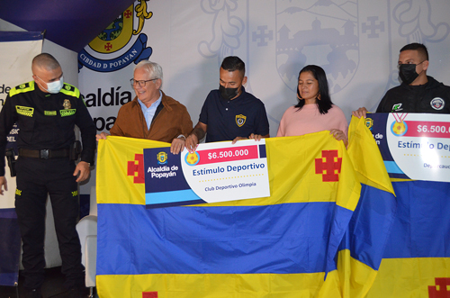 Equipos de la Primera C recibieron la bandera de Popayán Equipos de la Primera C recibieron la bandera de Popayán