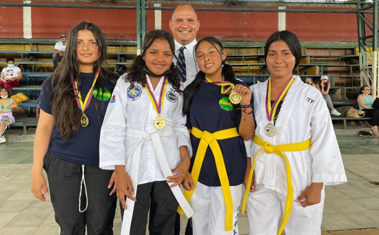Niños taekwondistas trajeron cuatro medallas de oro para el Cauca Niños taekwondistas trajeron cuatro medallas de oro para el Cauca