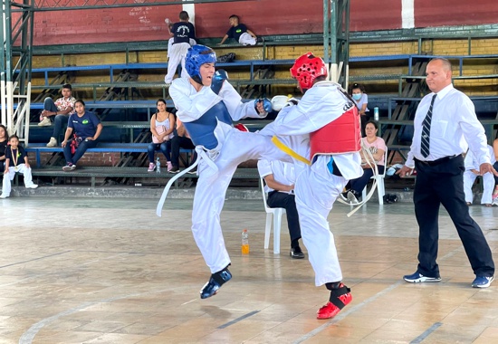 Niños taekwondistas trajeron cuatro medallas de oro para el Cauca Niños taekwondistas trajeron cuatro medallas de oro para el Cauca