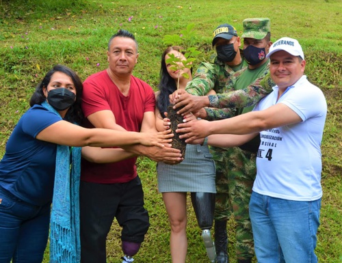 Víctimas de minas antipersonal jugaron el partido “Juntos por la Paz” Víctimas de minas antipersonal jugaron el partido “Juntos por la Paz”