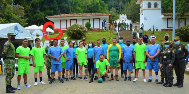 Víctimas de minas antipersonal jugaron el partido “Juntos por la Paz” Víctimas de minas antipersonal jugaron el partido “Juntos por la Paz”