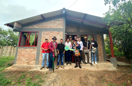 Entregan primeras viviendas rurales a comunidades indígenas del Cauca Entregan primeras viviendas rurales a comunidades indígenas del Cauca