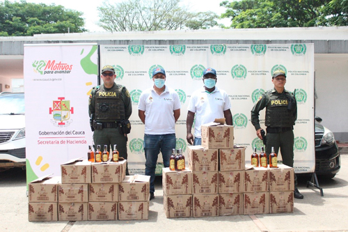 23 cajas de ron adulterado fueron decomisadas por la Gobernación del Cauca en Santander