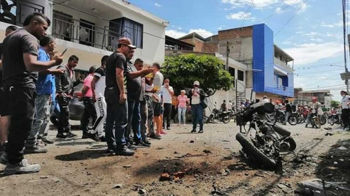 Atentado con motocicleta-bomba en Corinto Atentado con motocicleta-bomba