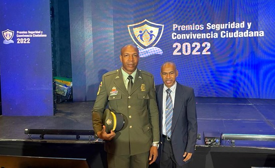 Comandante de Policía de Puerto Tejada galardonado como el mejor Comandante de Policía de Puerto Tejada galardonado como el mejor