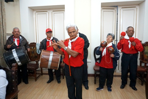 Grupo Folclórico San Lorenzo de Caldono, alienta a la señorita Cauca para el Reinado Nacional del Bambuco