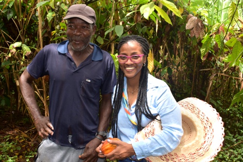 Productores de cacao orgánico de Timbiquí producen vino Productores de cacao orgánico de Timbiquí producen vino