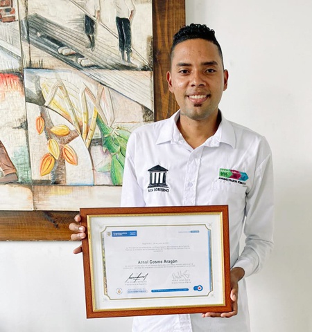 Mejor servidor público de 2021 en Colombia es de Puerto Tejada - Arnol Cosme Aragón Mejor servidor público de 2021 en Colombia es de Puerto Tejada - Arnol Cosme Aragón