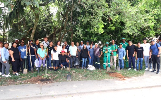 Siembran plantas para la vida en la “Ciudad de los Samanes” Siembran plantas para la vida en la “Ciudad de los Samanes”