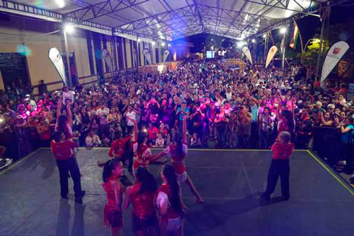 Actores de la salsa toda la cadena reunida en un solo lugar Actores de la salsa toda la cadena reunida en un solo lugar