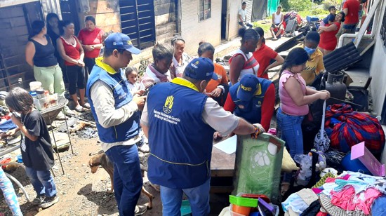 Afectados por incendio en El Uvo recibieron ayudas humanitarias en Popayán Afectados por incendio en El Uvo recibieron ayudas humanitarias en Popayán
