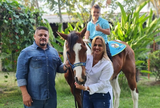 Equinoterapia beneficia a niños con discapacidad en el Valle - Fundación TerapiArte Equinoterapia beneficia a niños con discapacidad en el Valle - Fundación TerapiArte