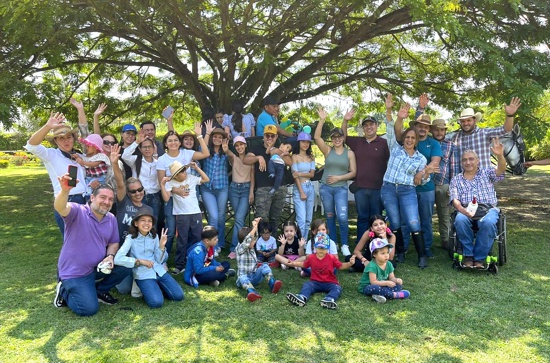 Equinoterapia beneficia a niños con discapacidad en el Valle - Fundación TerapiArte Equinoterapia beneficia a niños con discapacidad en el Valle - Fundación TerapiArte