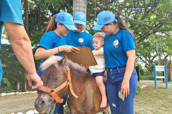 Equinoterapia beneficia a niños con discapacidad en el Valle - Fundación TerapiArte Equinoterapia beneficia a niños con discapacidad en el Valle - Fundación TerapiArte