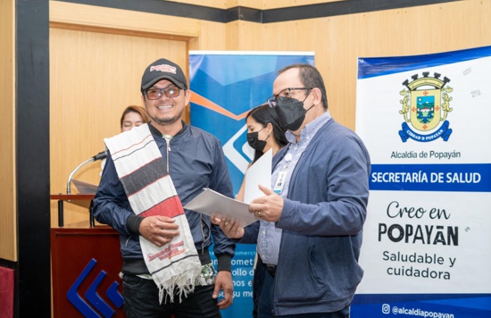 Establecimientos comerciales e instituciones educativas recibieron reconocimiento por buenas prácticas sanitarias Establecimientos comerciales e instituciones educativas recibieron reconocimiento por buenas prácticas sanitarias