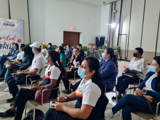 Inició la tercera fase de "Mil Mujeres" trabajando desde casa