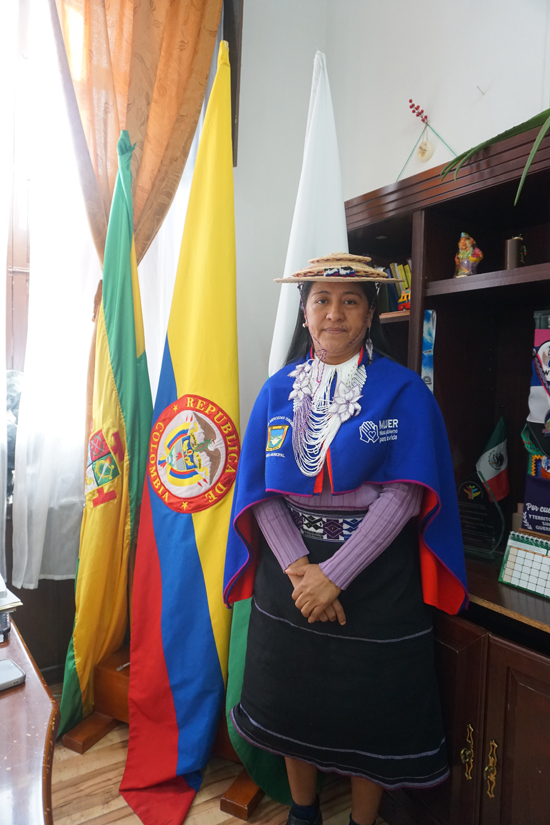 Mercedes Tunubalá: Hilando gobierno para la Vida Mercedes Tunubalá: Hilando gobierno para la Vida
