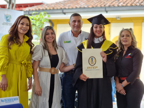 Proyecto para combatir el analfabetismo en el Valle
