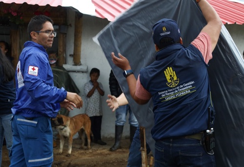 Alcaldía de Popayán entregó ayudas a población afectada por lluvias Alcaldía de Popayán entregó ayudas a población afectada por lluvias