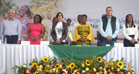 “Trabajar juntos para encontrar la ruta hacia la Paz Total” - Francia Márquez “Trabajar juntos para encontrar la ruta hacia la Paz Total” - Francia Márquez