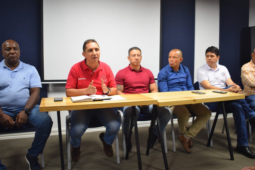 Irregularidades y sobre costos en contrato de Emcali Irregularidades y sobre costos en contrato de Emcali