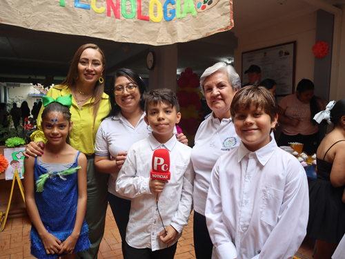 Proclama Junior en la Feria de la Ciencia, Arte y Tecnología Proclama Junior en la Feria de la Ciencia, Arte y Tecnología