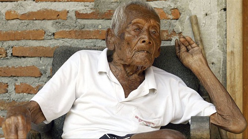 Ser viejo en un mundo de miércoles Ser viejo en un mundo de miércoles