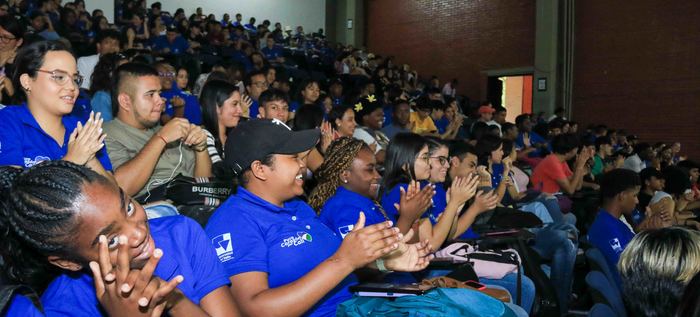 685 jóvenes finalizaron con éxito su formación académica