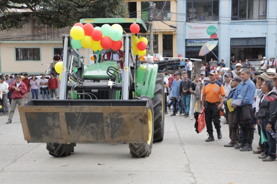 Con maquinaria verde fortalecen el agro en el oriente caucano Con maquinaria verde fortalecen el agro en el oriente caucano